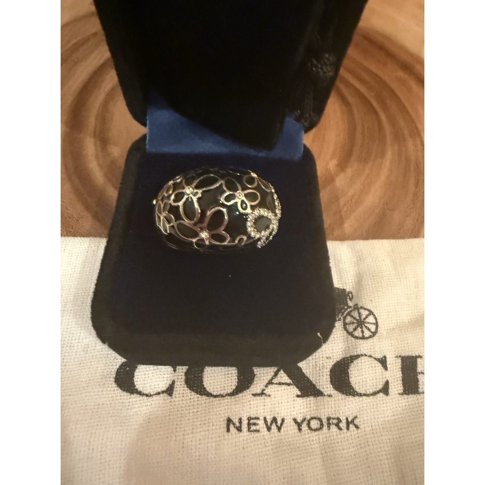 COACH Butterfly and Crystal Dome Ring Black and Silver Beautiful EUC Size 8